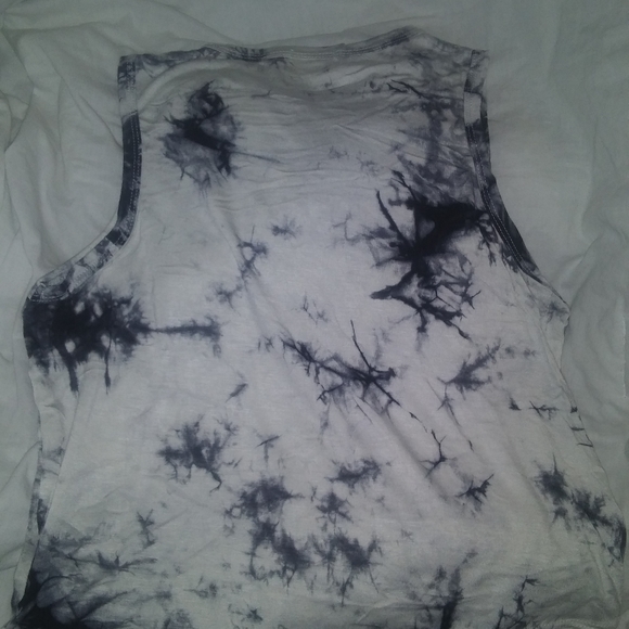 Black/white tie dye sleeveless top - Picture 4 of 6
